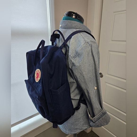FJALLRAVEN ORIGINAL KANKEN BACKPACK WITH SEAT PAD NAVY BLUE UNISEX TRAVEL SCHOOL main image 5